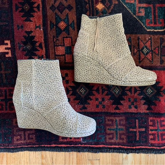Toms Zip Ankle Booties - Picture 4 of 7